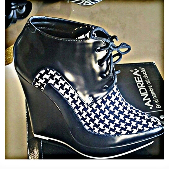 New booties Brand Andrea Size 9 - Picture 3 of 6